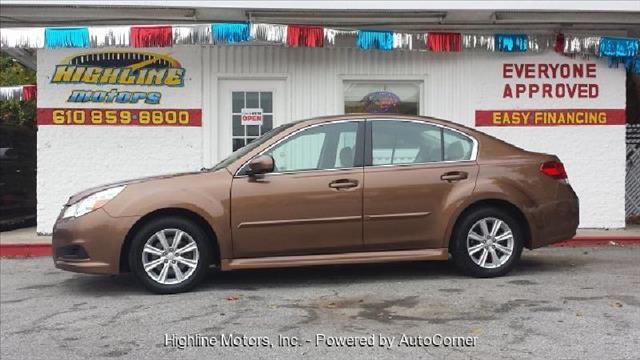 Subaru Legacy 2012 photo 1