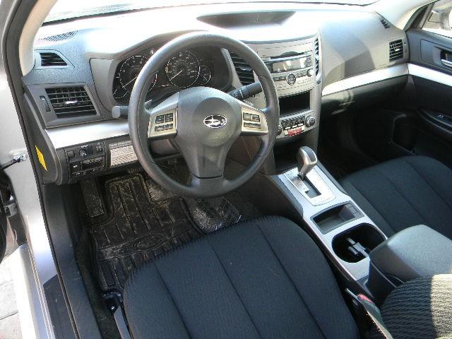 Subaru Legacy 2012 photo 2