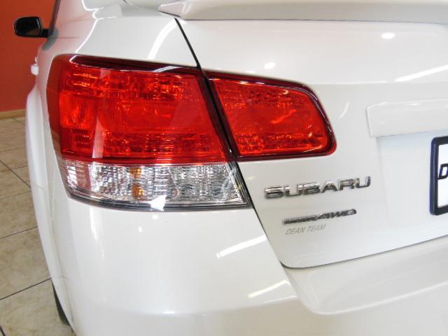 Subaru Legacy 2012 photo 10