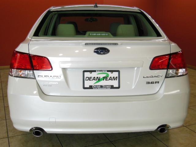 Subaru Legacy 2012 photo 8