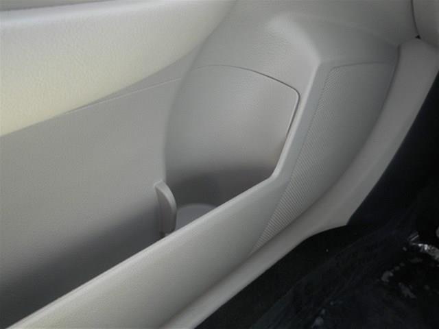 Subaru Legacy 2013 photo 2