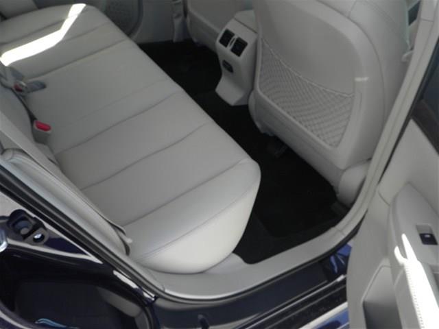 Subaru Legacy 2013 photo 24