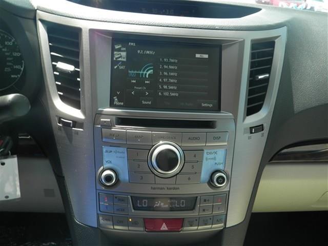 Subaru Legacy 2013 photo 27