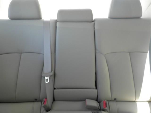 Subaru Legacy 2013 photo 30