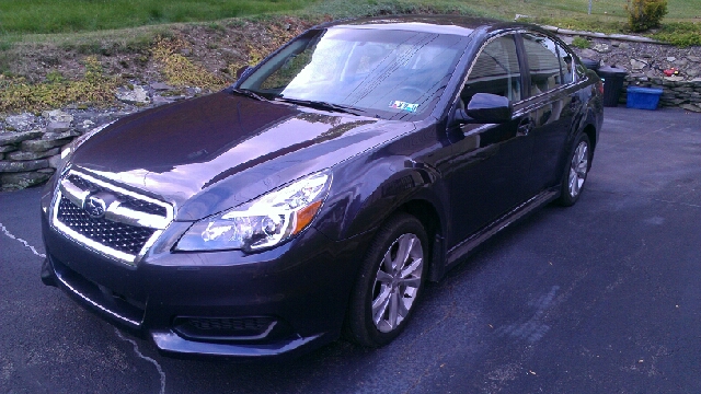 Subaru Legacy 2013 photo 1