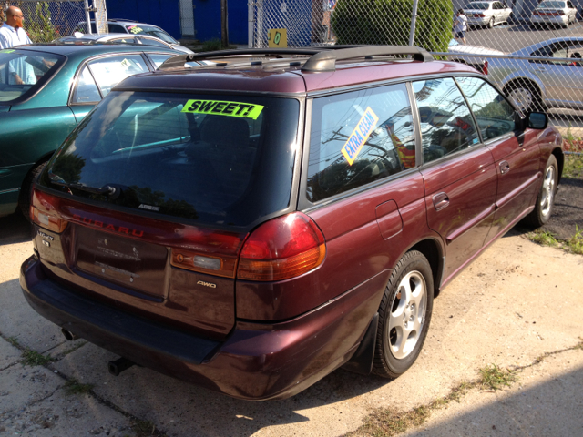 Subaru Legacy Wagon 1999 photo 1