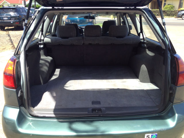 Subaru Legacy Wagon 2001 photo 2