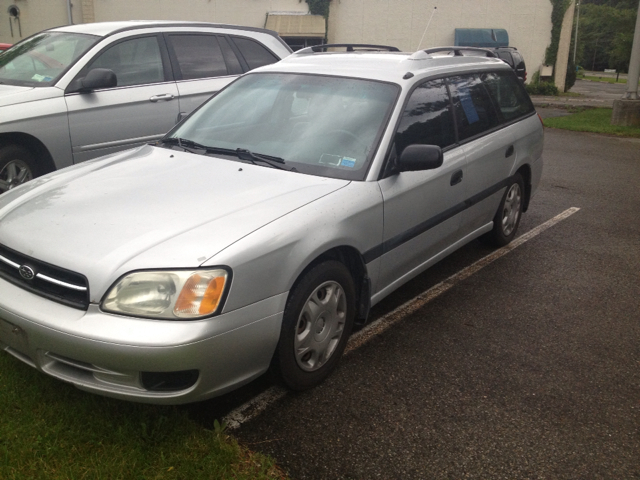 Subaru Legacy Wagon 2002 photo 2