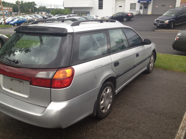Subaru Legacy Wagon 2002 photo 3