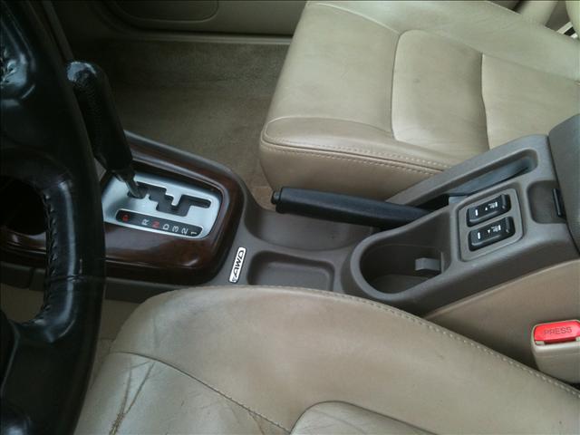 Subaru Outback 2000 photo 5