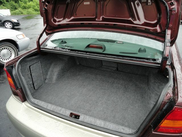 Subaru Outback 2000 photo 1