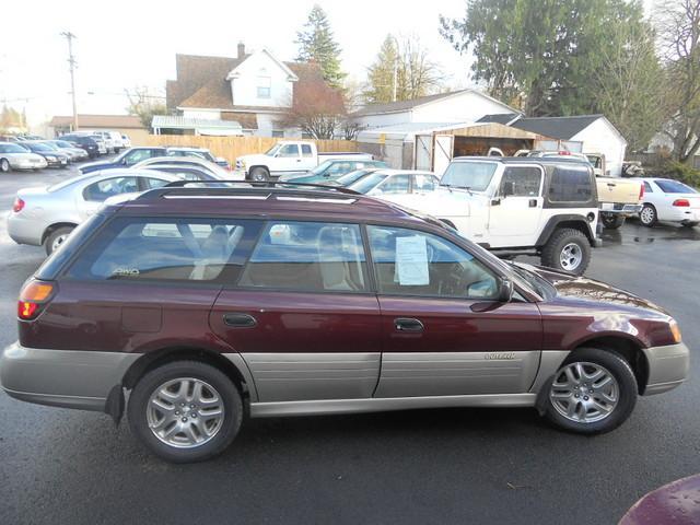 Subaru Outback 2000 photo 2