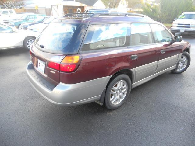 Subaru Outback 2000 photo 3