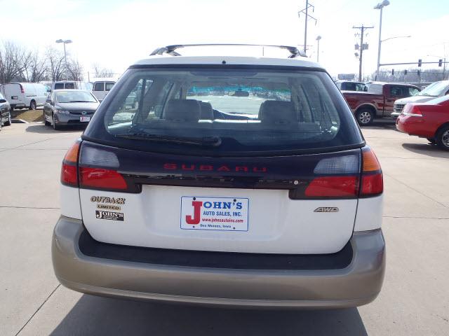 Subaru Outback 2000 photo 2