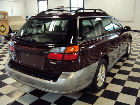 Subaru Outback 2000 photo 2