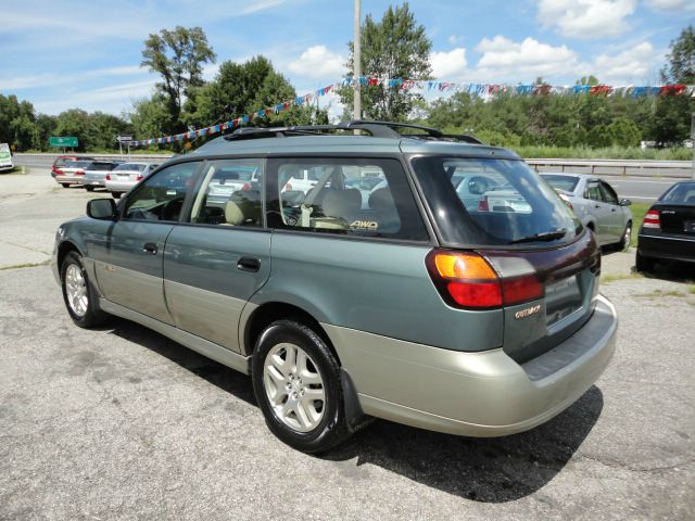 Subaru Outback 2000 photo 2