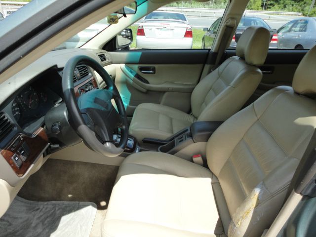 Subaru Outback 2000 photo 4