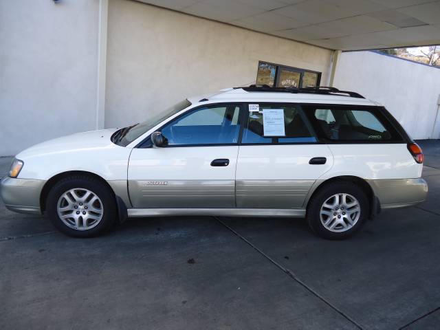Subaru Outback 2000 photo 1