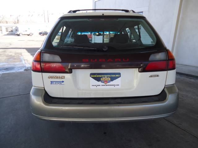 Subaru Outback 2000 photo 2