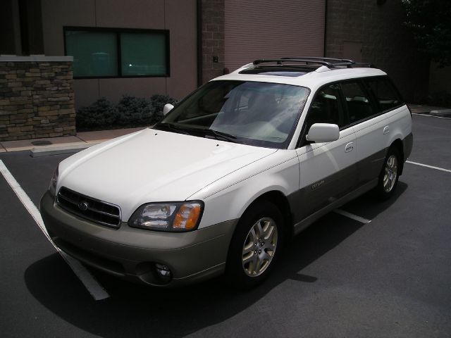 Subaru Outback 2000 photo 1