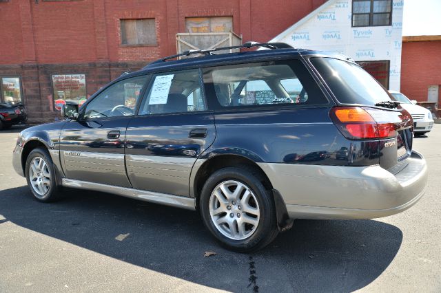 Subaru Outback 2000 photo 1