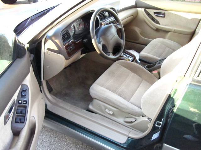 Subaru Outback 2000 photo 5