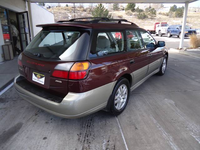 Subaru Outback 2000 photo 3