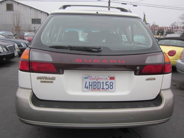 Subaru Outback 2000 photo 2