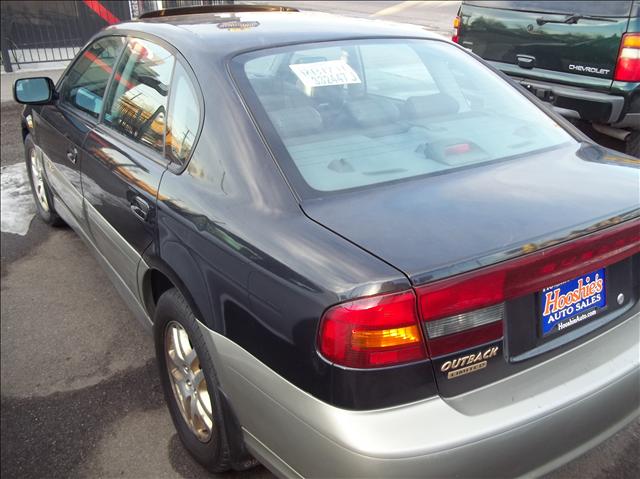 Subaru Outback 2000 photo 2