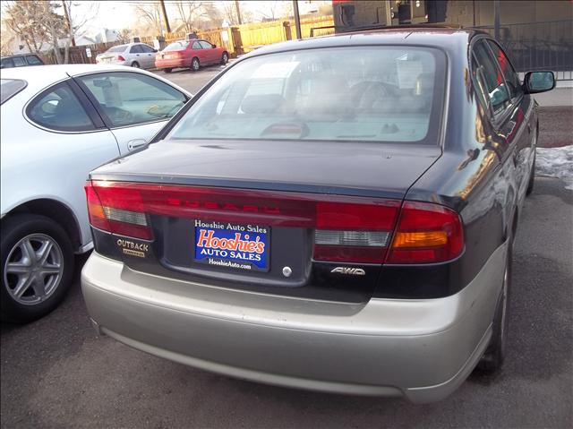 Subaru Outback 2000 photo 3