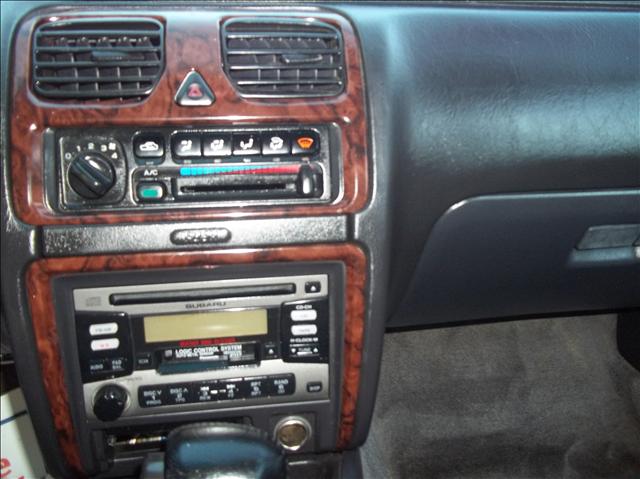 Subaru Outback 2000 photo 4