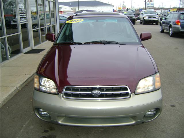 Subaru Outback 2000 photo 1