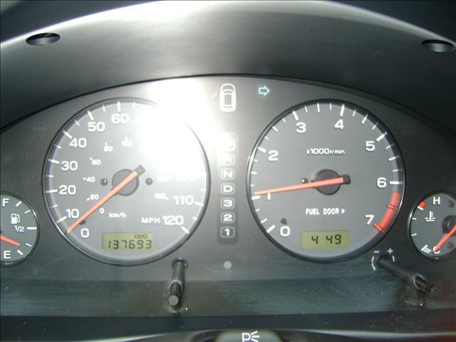 Subaru Outback 2000 photo 3