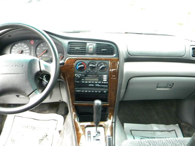 Subaru Outback 2000 photo 1