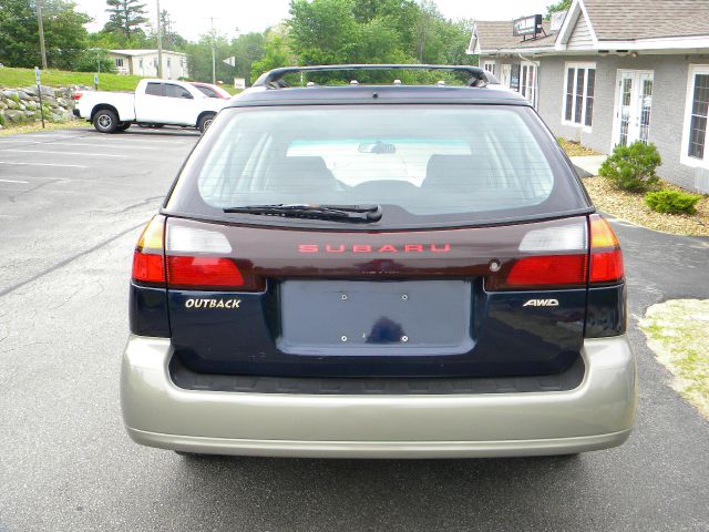 Subaru Outback 2000 photo 4