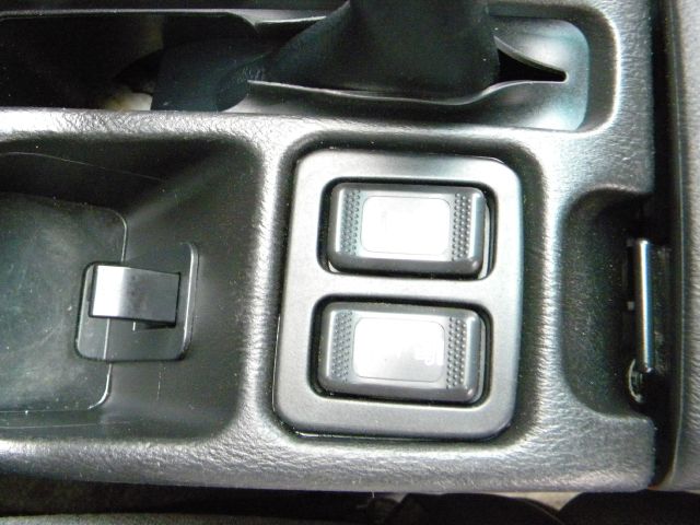 Subaru Outback 2000 photo 9