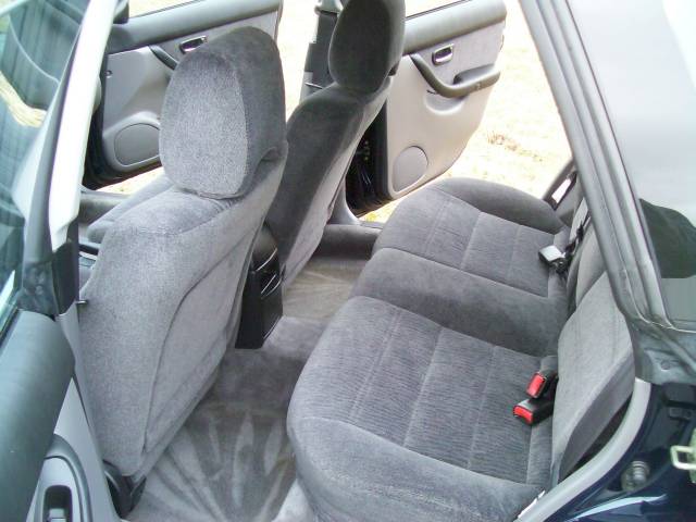 Subaru Outback 2000 photo 3