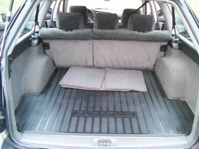 Subaru Outback 2000 photo 4