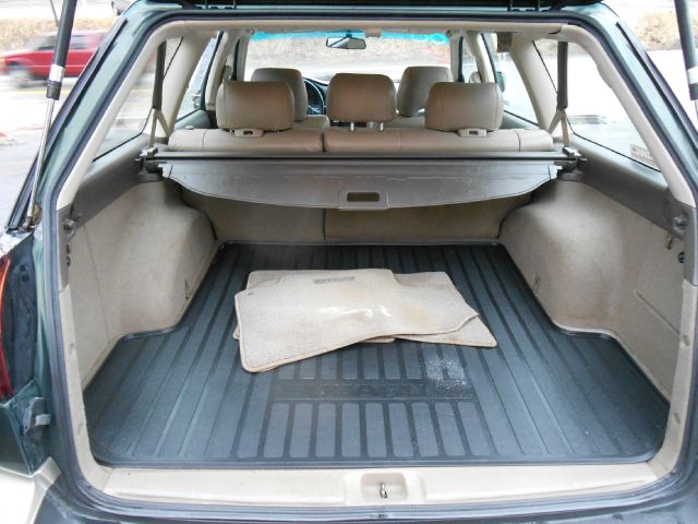 Subaru Outback 2000 photo 1