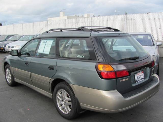 Subaru Outback Base Wagon