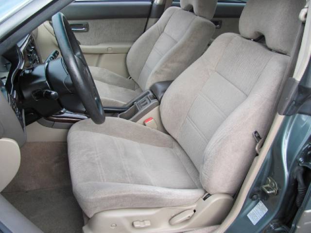 Subaru Outback 2000 photo 1
