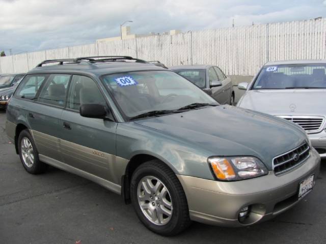 Subaru Outback 2000 photo 2