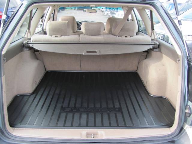 Subaru Outback 2000 photo 4