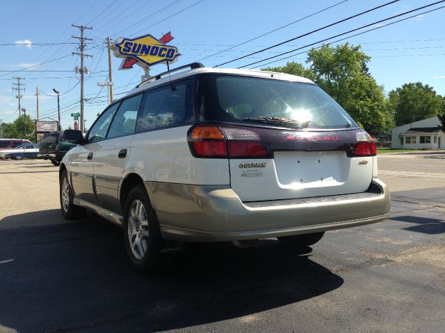 Subaru Outback 2000 photo 2