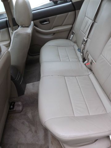 Subaru Outback 2000 photo 10