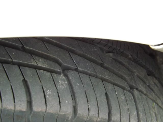 Subaru Outback 2000 photo 4