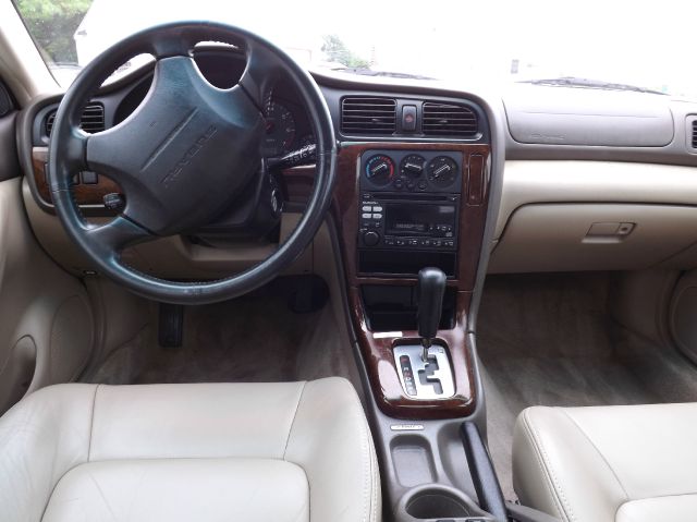 Subaru Outback 2000 photo 5