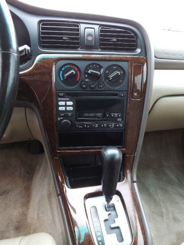 Subaru Outback 2000 photo 7