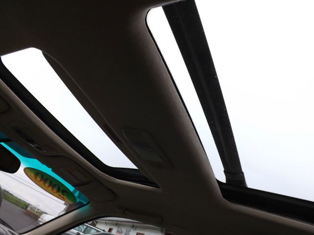 Subaru Outback 2000 photo 8