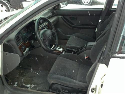Subaru Outback 2000 photo 1